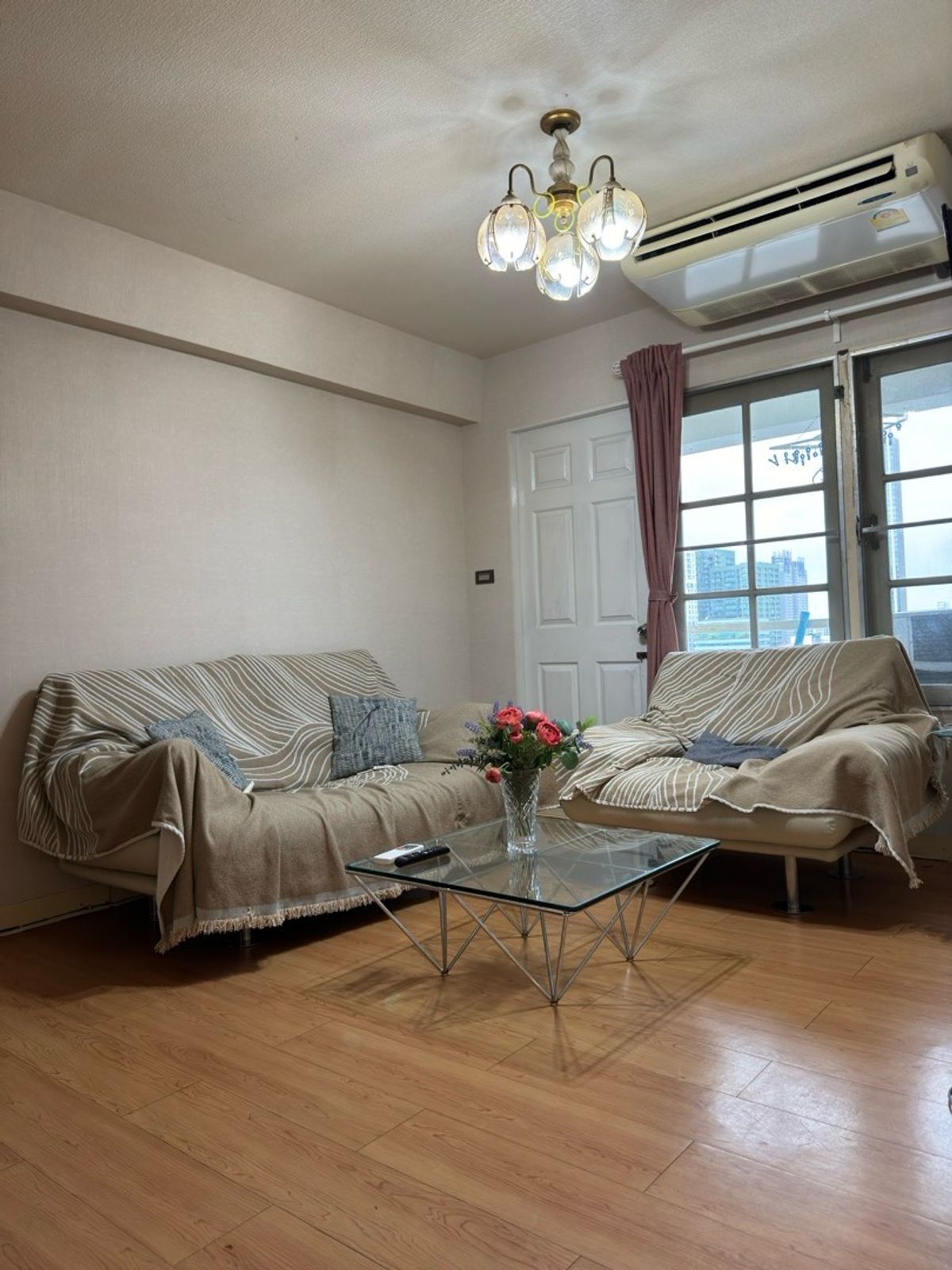 For RentCondoSukhumvit, Asoke, Thonglor : For rent, Thonglor Tower, 49 sq m., 2 bedrooms, 13,000 baht.. per month.