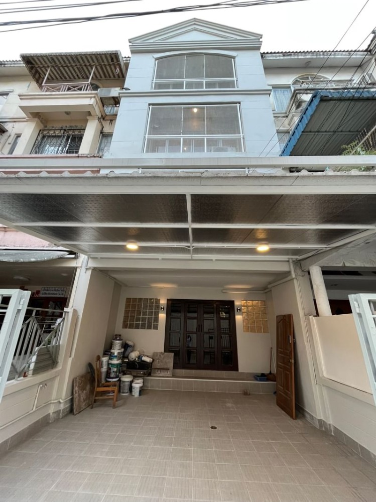 For SaleTownhomeSukhumvit, Asoke, Thonglor : Townhouse Sukhumvit 101/1 / 3 Bedrooms (For Sale), Townhouse Sukhumvit 101/1 / 3 Bedrooms (FOR SALE) HL1054