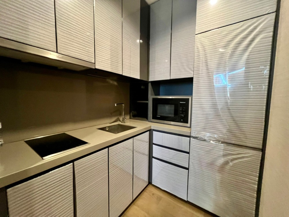 For RentCondoSathorn, Narathiwat : ( UL2402232 ) Tel/Line 096-2479369✨ FOR RENT The Diplomat Sathorn  Condo , 1 bedroom, 1 bathroom, furnished, Special Deal!!