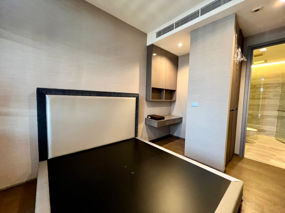 For RentCondoSathorn, Narathiwat : ( UL2402232 ) Tel/Line 096-2479369✨ FOR RENT The Diplomat Sathorn  Condo , 1 bedroom, 1 bathroom, furnished, Special Deal!!