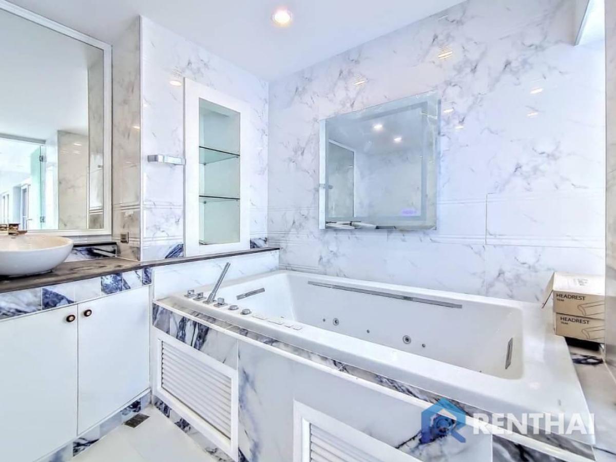 For SaleHousePattaya, Bangsaen, Chonburi : For sale house 4 bedrooms at Na Jomtien