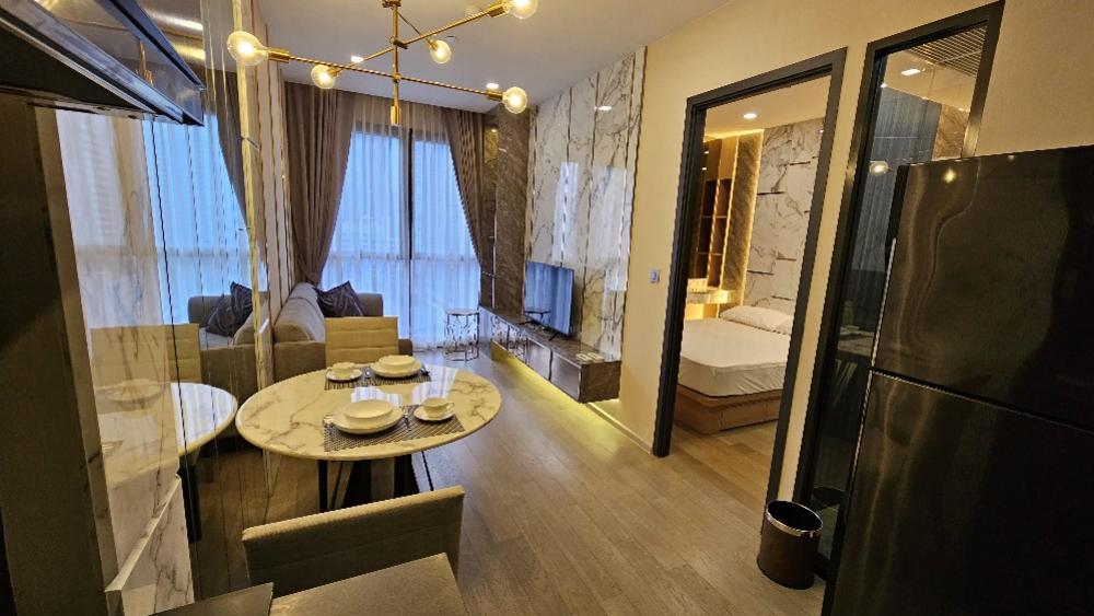 For RentCondoSukhumvit, Asoke, Thonglor : 🚩Condo for rent, Ashton Asoke, corner room, in the heart of the city, ready to move in. Convenient transportation, near BTS, beautiful corner room, hard to find (^^) ✅ Size 31 sq m.✅ 1 bedroom✅ 1 bathroom✅ 26,999 baht/month✅ Furniture and electrical appli
