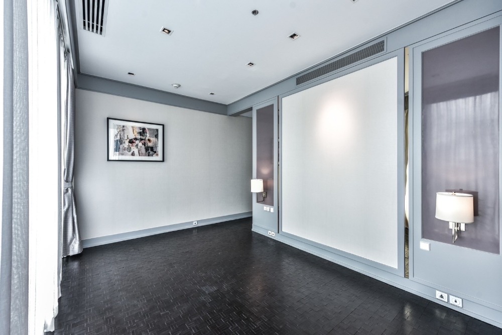 ให้เช่าคอนโดสาทร นราธิวาส : The Ritz - Carlton Residences for rent