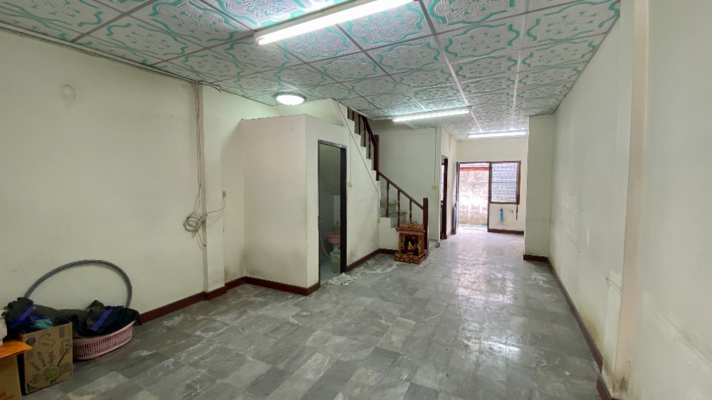 For SaleTownhomeEakachai, Bang Bon : House for sale, 3-story townhome, good location, behind Big C Kanlapaphruek. Tuang Thong Village 6, Bangbon