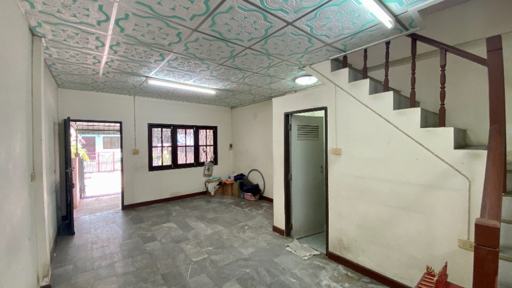 For SaleTownhomeEakachai, Bang Bon : House for sale, 3-story townhome, good location, behind Big C Kanlapaphruek. Tuang Thong Village 6, Bangbon