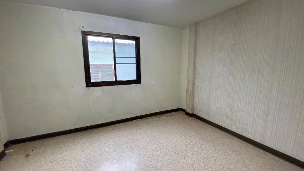 For SaleTownhomeEakachai, Bang Bon : House for sale, 3-story townhome, good location, behind Big C Kanlapaphruek. Tuang Thong Village 6, Bangbon