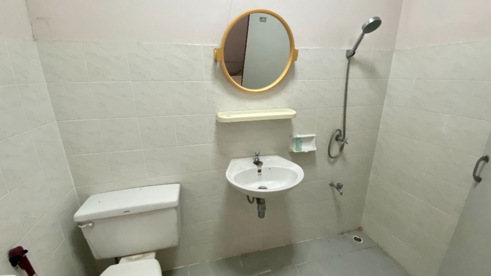 For SaleTownhomeEakachai, Bang Bon : House for sale, 3-story townhome, good location, behind Big C Kanlapaphruek. Tuang Thong Village 6, Bangbon