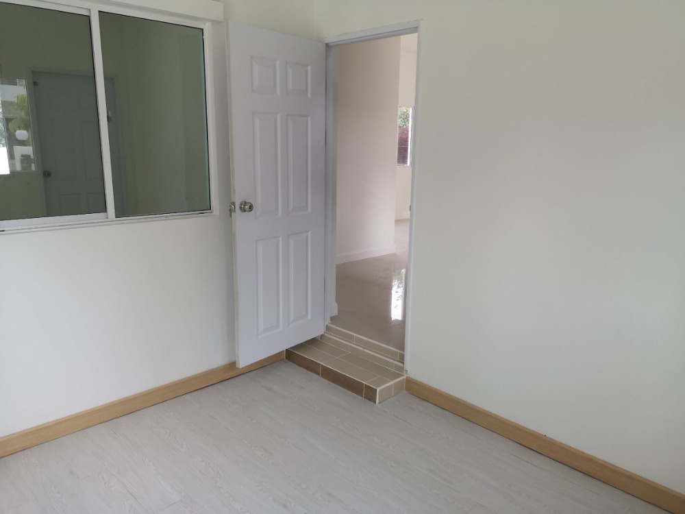 For SaleHouseNonthaburi, Bang Yai, Bangbuathong : Single house for sale Fully furnished, near the market, near Central Westgate, near the BTS, near the motorway.