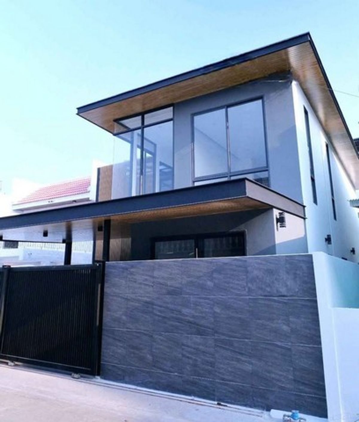 For SaleHouseOnnut, Udomsuk : 3-storey detached house for sale, corner house, 60 sq m, Pridi Banomyong 14 area, Sukhumvit 71, completely renovated, near BTS Phra Khanong.