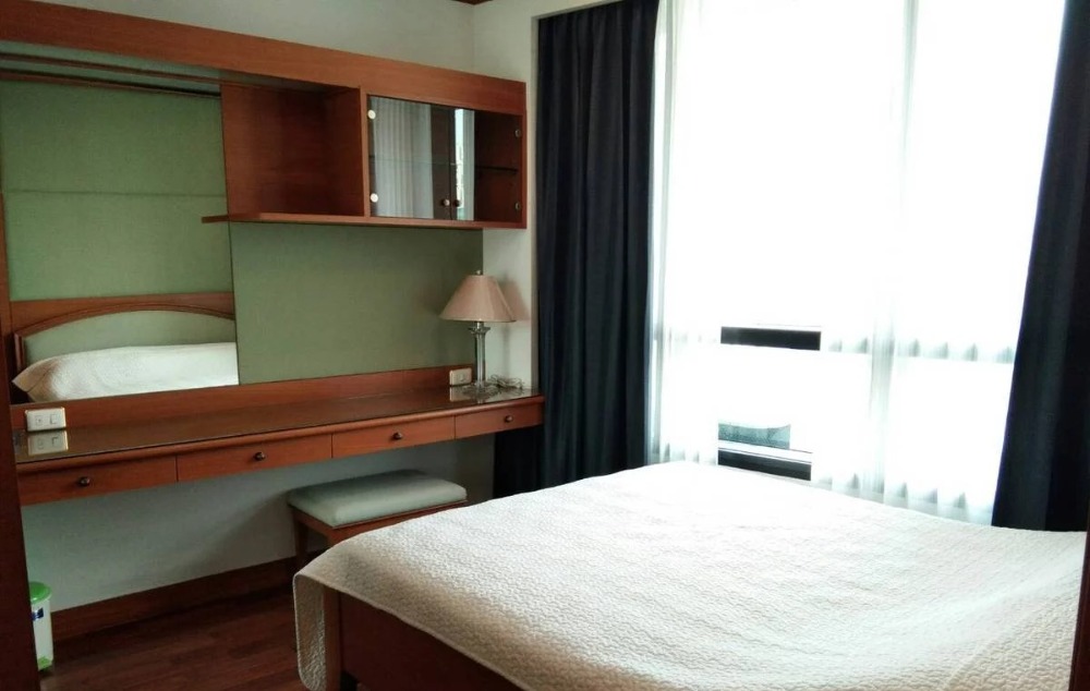 For RentCondoWitthayu, Chidlom, Langsuan, Ploenchit : President Place 53 sq.m.Rent & Sell Eng 中 日 Please add LINE ID @806qphgn o8415o5483