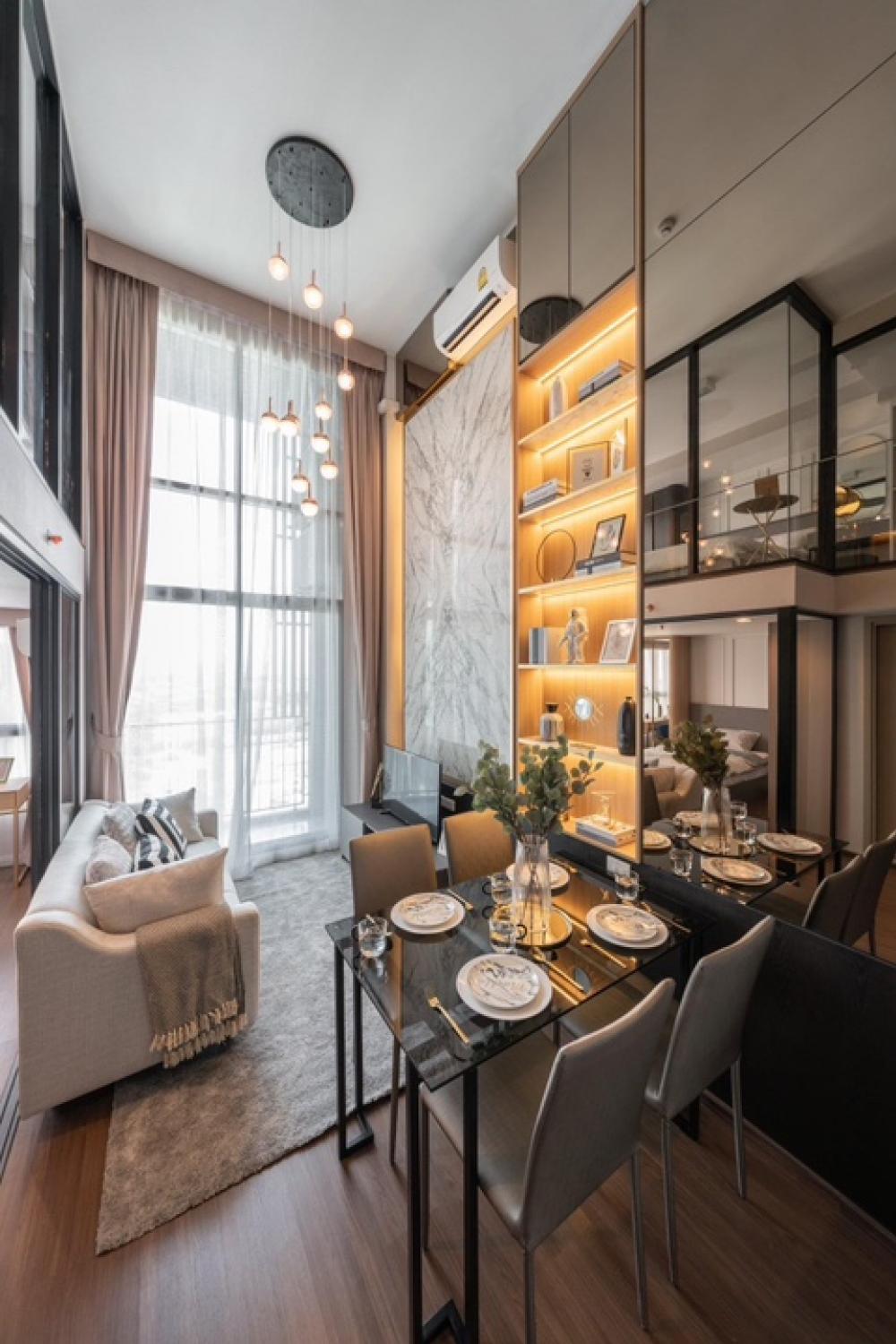 For SaleCondoRama9, Petchburi, RCA : Brand new room, 0 baht down payment, 2-story room, high floor, free of all expenses, low installments 20,000/month