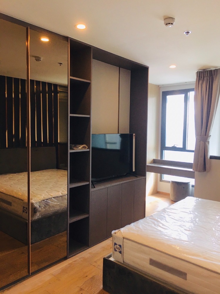 ให้เช่าคอนโดราชเทวี พญาไท : Q Chidlom - Phetchaburi【𝐑𝐄𝐍𝐓】🔥ห้อง Duplex ตกแต่งสไตล์หรูหรา มีอ่างน้ำ ชั้นสูง ใกล้ BTS ชิดลม เดินทางสะดวก 🔥 ติดต่อไลน์ไอดี: @hacondo