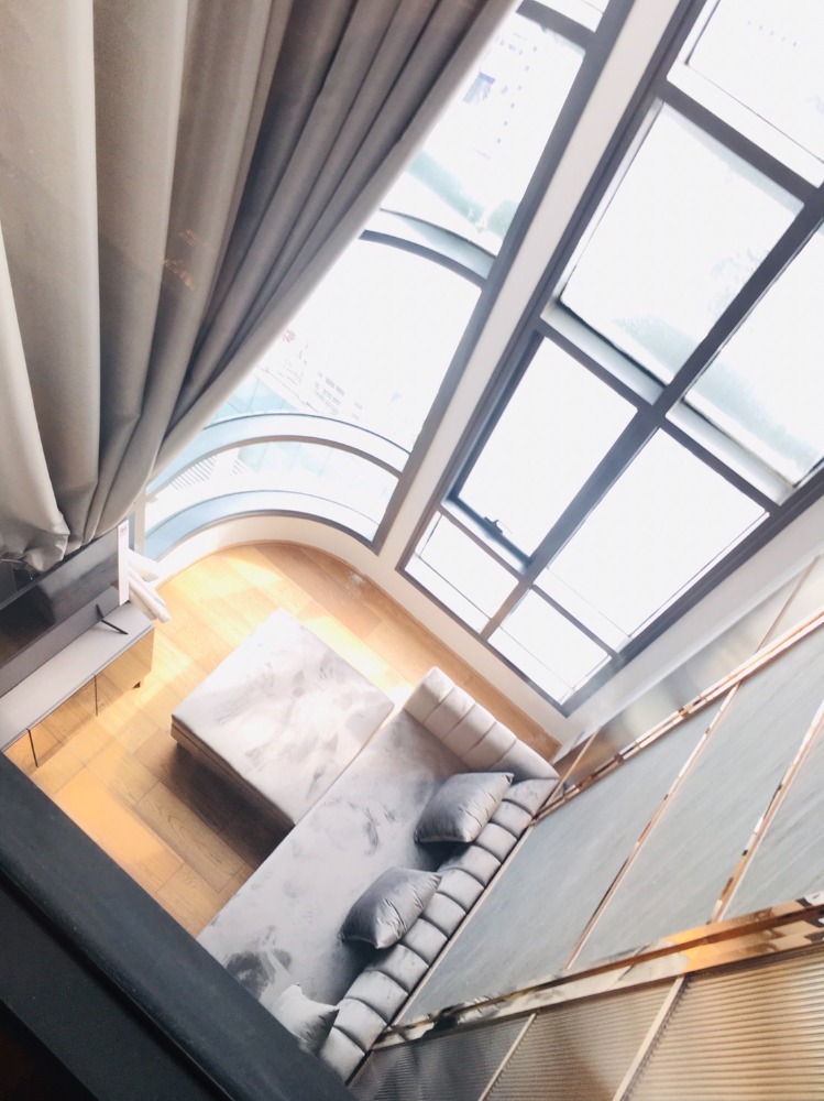 ให้เช่าคอนโดราชเทวี พญาไท : Q Chidlom - Phetchaburi【𝐑𝐄𝐍𝐓】🔥ห้อง Duplex ตกแต่งสไตล์หรูหรา มีอ่างน้ำ ชั้นสูง ใกล้ BTS ชิดลม เดินทางสะดวก 🔥 ติดต่อไลน์ไอดี: @hacondo