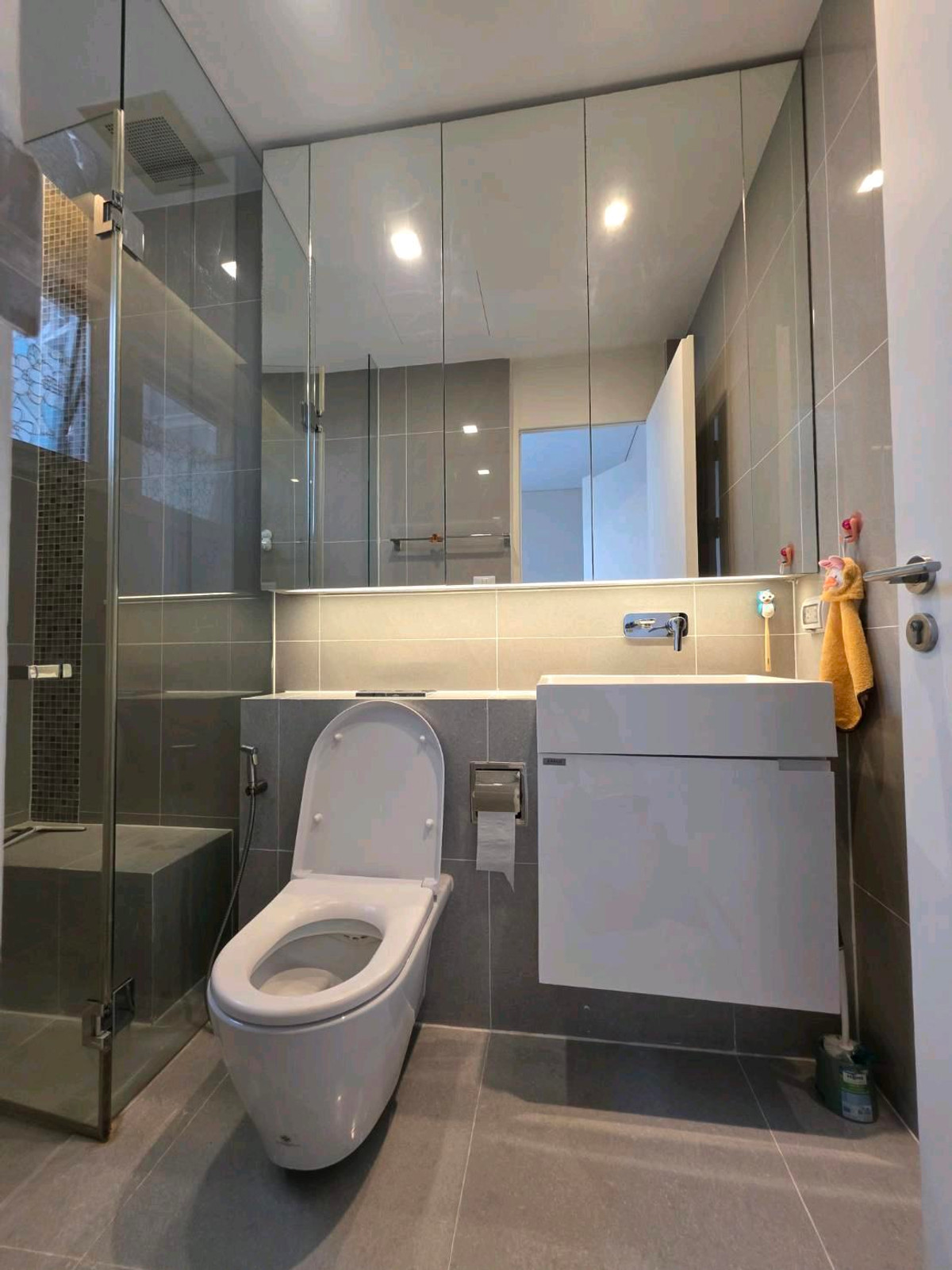 ขายคอนโดลาดพร้าว เซ็นทรัลลาดพร้าว : ขาย The Saint Residence 2 ห้องนอน