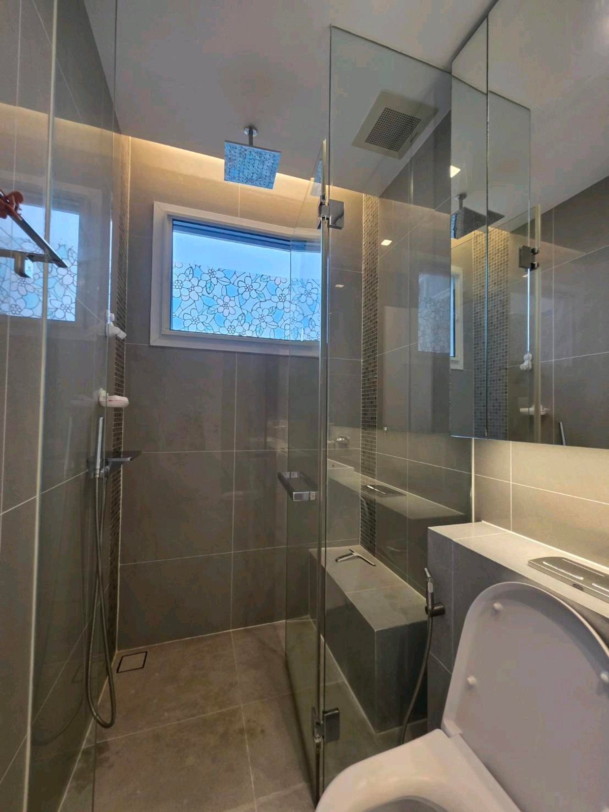 ขายคอนโดลาดพร้าว เซ็นทรัลลาดพร้าว : ขาย The Saint Residence 2 ห้องนอน