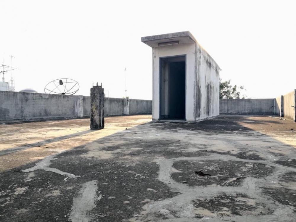 For SaleShop HouseChachoengsao : Commercial building for sale, 2 units, next to Sirisothon Road. Near Robinsins tail Near the motorway Traveling is very convenient.