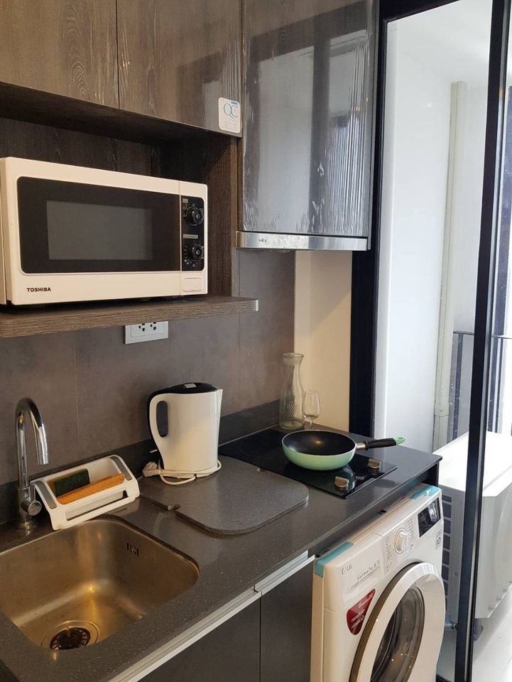 ให้เช่าคอนโดสยาม จุฬา สามย่าน : Ashton Chula - Silom【𝐑𝐄𝐍𝐓】🔥 ห้องSTUDIO เฟอร์นิเจอร์ & สิ่งอำนวยความสะดวกครบ ส่วนกลางวิวพาโนรามา  ใกล้ MRT สามย่าน พร้อมอยู่กันยายน 🔥ติดต่อไลน์ไอดี: @hacondo