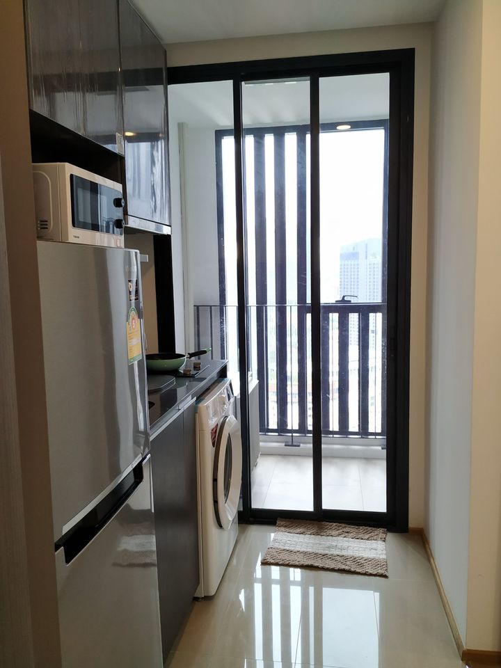 ให้เช่าคอนโดสยาม จุฬา สามย่าน : Ashton Chula - Silom【𝐑𝐄𝐍𝐓】🔥 ห้องSTUDIO เฟอร์นิเจอร์ & สิ่งอำนวยความสะดวกครบ ส่วนกลางวิวพาโนรามา  ใกล้ MRT สามย่าน พร้อมอยู่กันยายน 🔥ติดต่อไลน์ไอดี: @hacondo