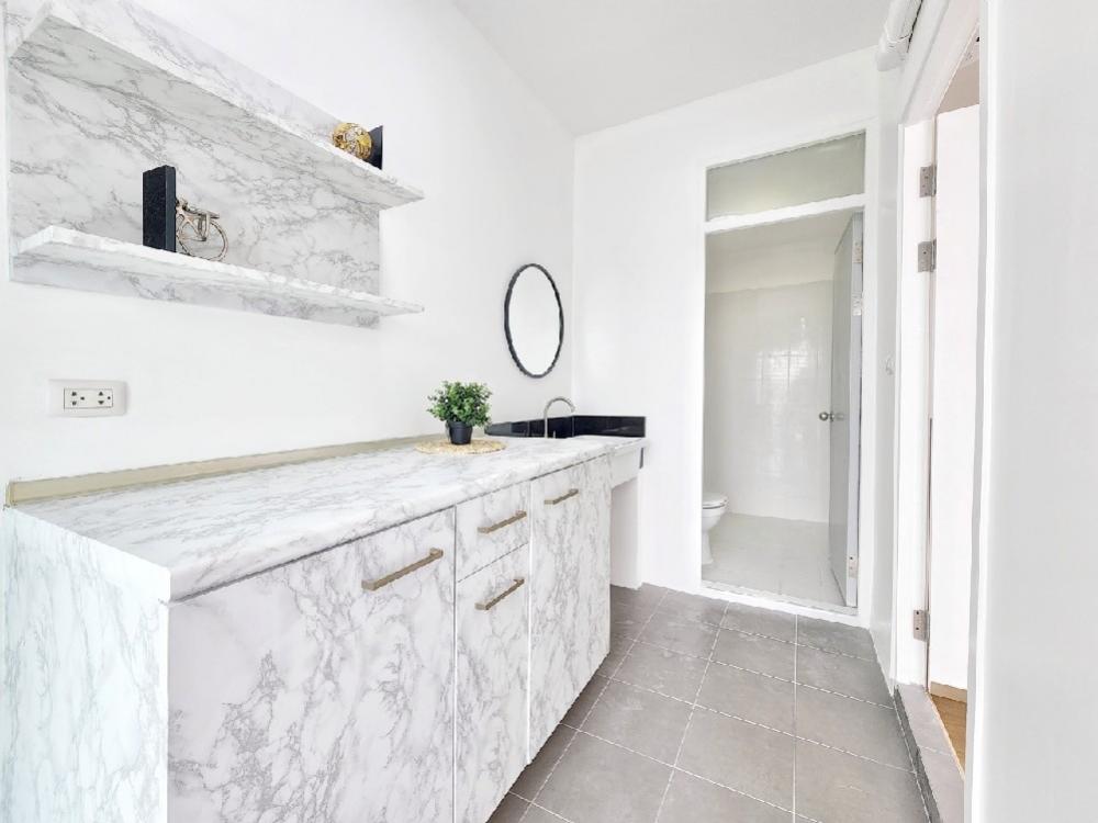 For SaleCondoChokchai 4, Ladprao 71, Ladprao 48, : Last unit‼️ Lat Phrao Condo, Wang Hin, the tree condo, already divided into rooms.