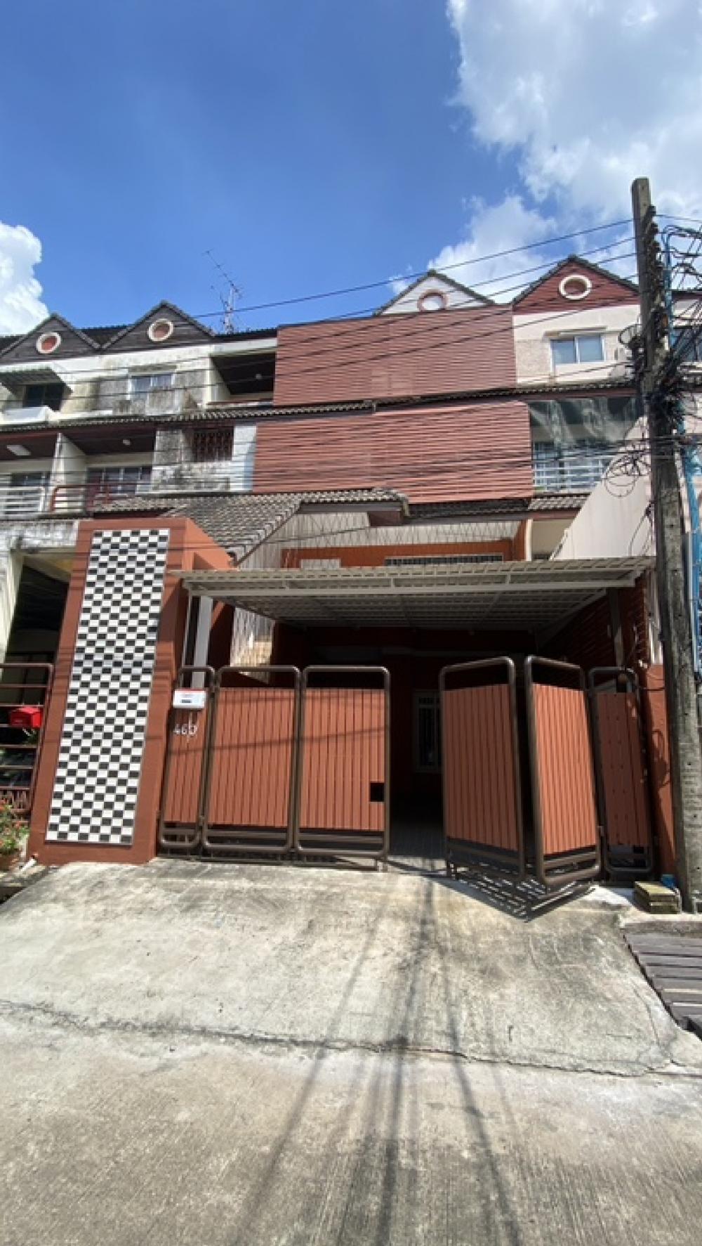 ขายทาวน์โฮมพัฒนาการ ศรีนครินทร์ : ขาย/ให้เช่าทาวน์โฮม 4 ชั้น หมู่บ้านวราธรวิลล์ เลขที่ 460 ซอย 5 ในซอยพัฒนาการ 44 เนื้อที่ 31.5 ตารางวา ขนาด 5 ห้องนอน 4 ห้องน้ำ