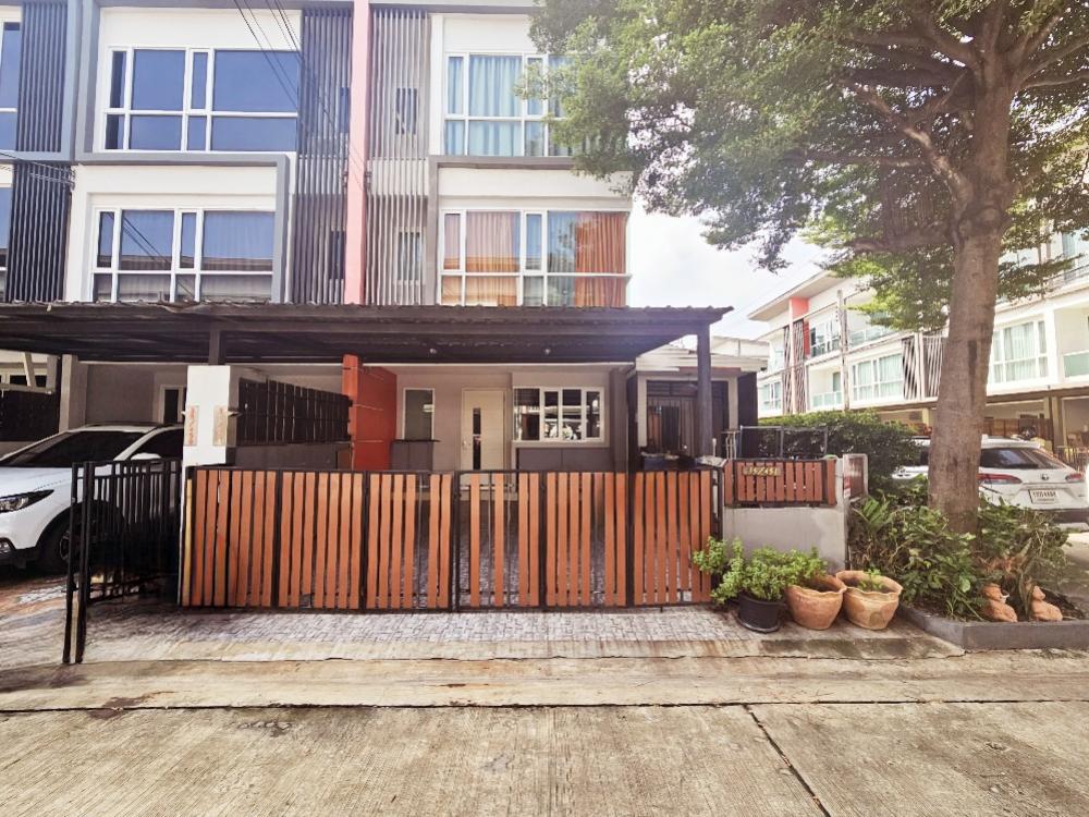 For SaleTownhomeKaset Nawamin,Ladplakao : 3-story townhome for sale, The iBox Kaset-Nawamin.