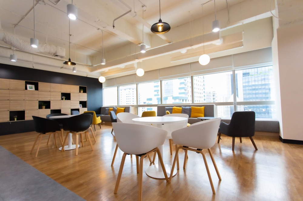 ให้เช่าสำนักงานสุขุมวิท อโศก ทองหล่อ : เซอร์วิสออฟฟิศ สำนักงานให้เช่า อโศก Serviced Office สำนักงานสำเร็จรูป ตกแต่งสวย พร้อมเข้าอยู่ อาคาร เสริมมิตร ทาวเวอร์ สุขุมวิท21 ( Serm-Mitr Tower Asoke ) 12 Workstations ราคาเช่า 75,000 บาท/เดือน ใกล้รถไฟฟ้า BTSอโศก