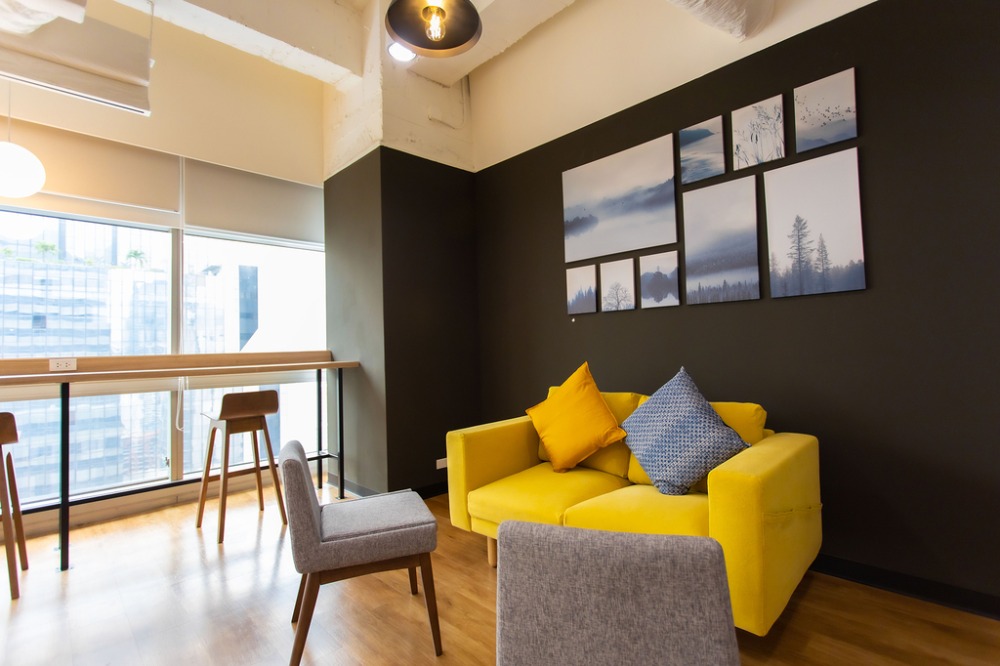 ให้เช่าสำนักงานสุขุมวิท อโศก ทองหล่อ : เซอร์วิสออฟฟิศ สำนักงานให้เช่า อโศก Serviced Office สำนักงานสำเร็จรูป ตกแต่งสวย พร้อมเข้าอยู่ อาคาร เสริมมิตร ทาวเวอร์ สุขุมวิท21 ( Serm-Mitr Tower Asoke ) 12 Workstations ราคาเช่า 75,000 บาท/เดือน ใกล้รถไฟฟ้า BTSอโศก