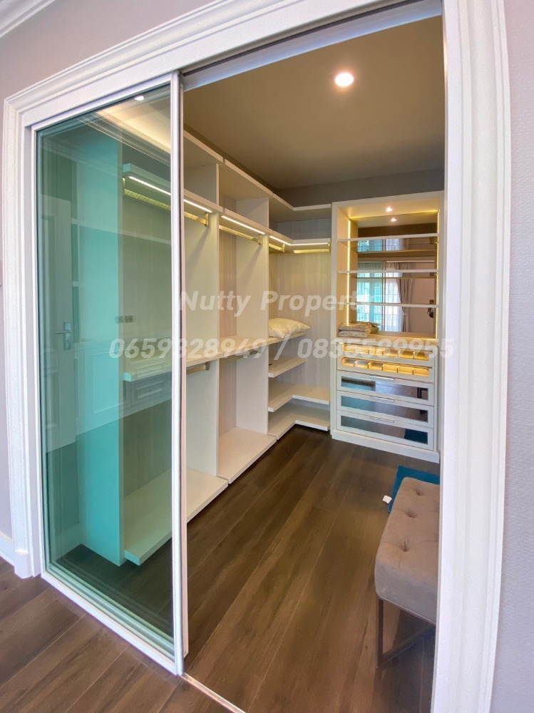 For SaleHouseBangna, Bearing, Lasalle : For Sale Nantawan Bangna Km.7, corner plot 94 square wah.