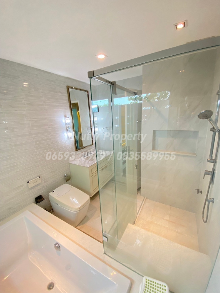 For SaleHouseBangna, Bearing, Lasalle : For Sale Nantawan Bangna Km.7, corner plot 94 square wah.