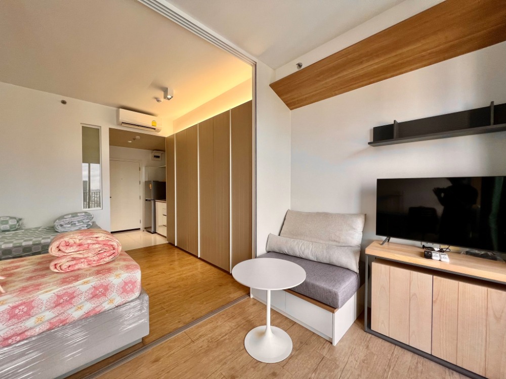 ให้เช่าคอนโดสยาม จุฬา สามย่าน : Triple Y Residence【𝐑𝐄𝐍𝐓】🔥ห้องเตียงคู่ สำหรับคนมาเป็นคู่! ตกแต่งสวย โปร่ง สว่าง เฟอร์พร้อมสำหรับ 2 คน วิวดี ขั้นสูง พร้อมเข้าอยู่!!🔥 ติดต่อไลน์ไอดี: @hacondo