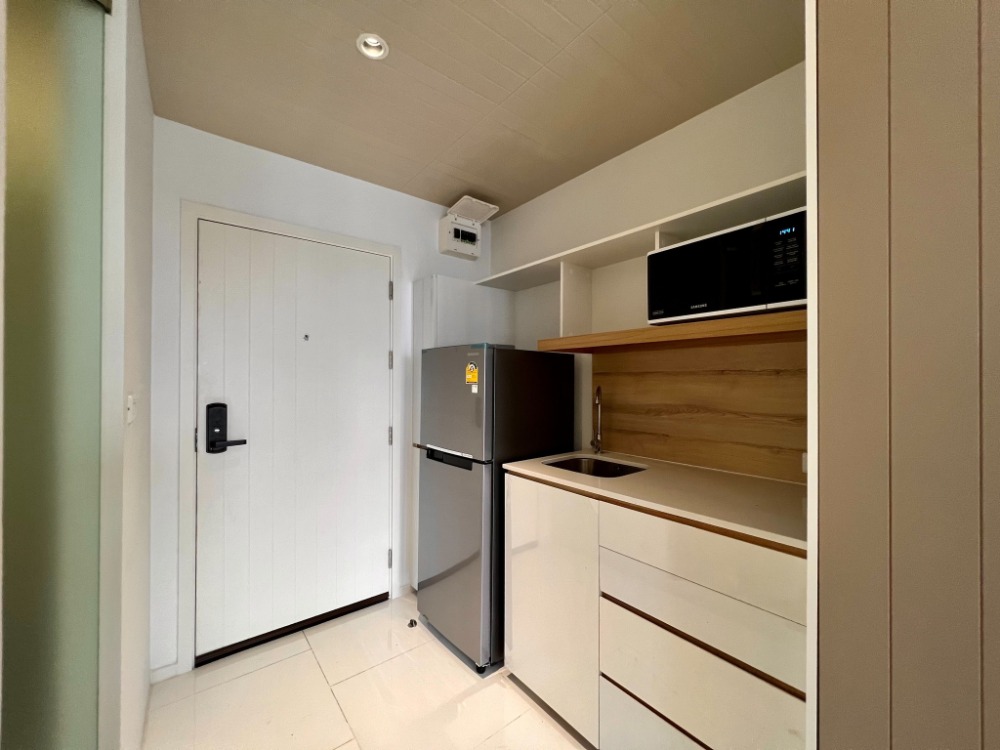 ให้เช่าคอนโดสยาม จุฬา สามย่าน : Triple Y Residence【𝐑𝐄𝐍𝐓】🔥ห้องเตียงคู่ สำหรับคนมาเป็นคู่! ตกแต่งสวย โปร่ง สว่าง เฟอร์พร้อมสำหรับ 2 คน วิวดี ขั้นสูง พร้อมเข้าอยู่!!🔥 ติดต่อไลน์ไอดี: @hacondo