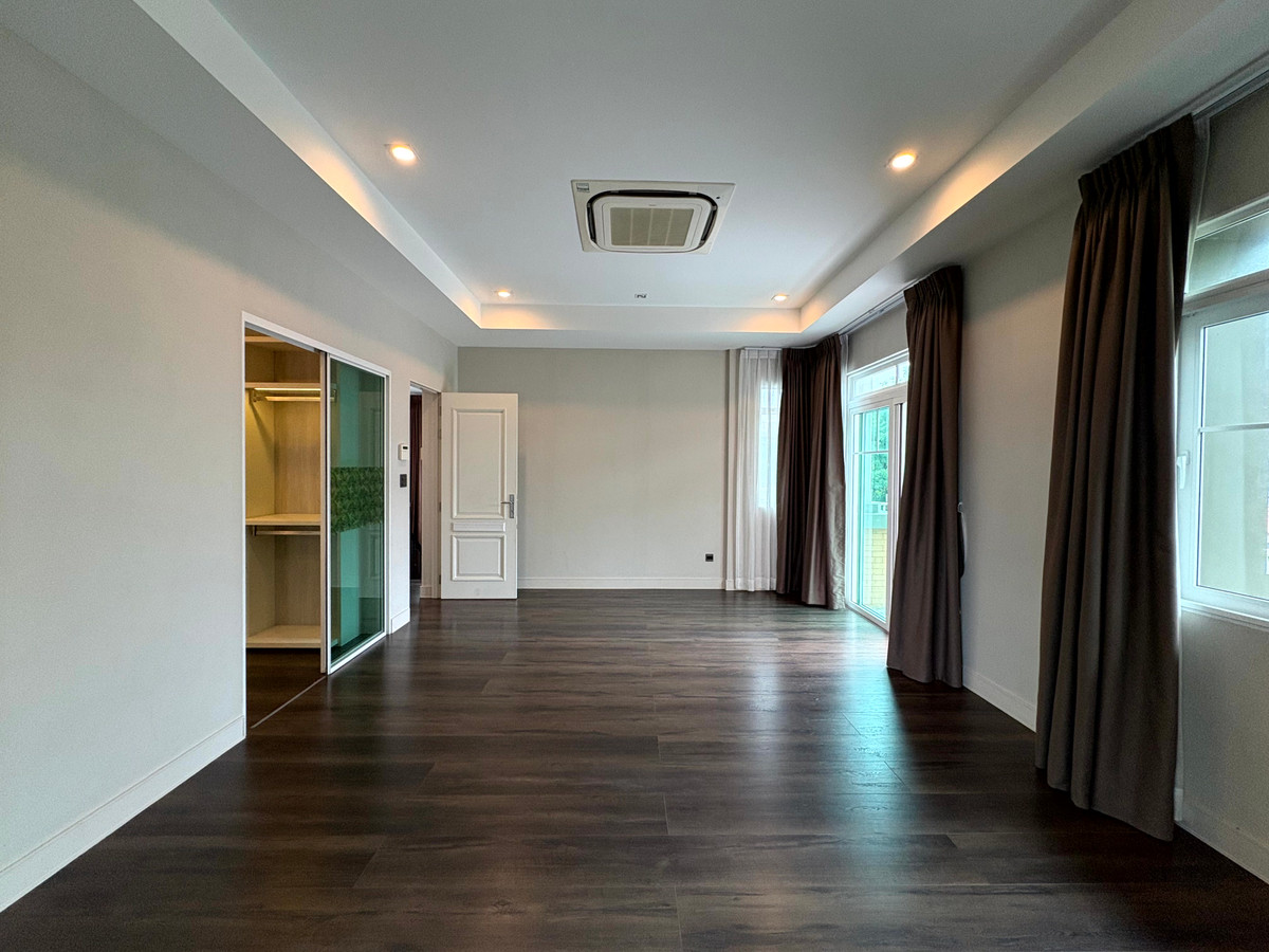 For SaleHouseBangna, Bearing, Lasalle : ✨ Rare Item! For rent-sale Nantawan Bangna Km.7 Corner plot, North-facing, highly private ✨