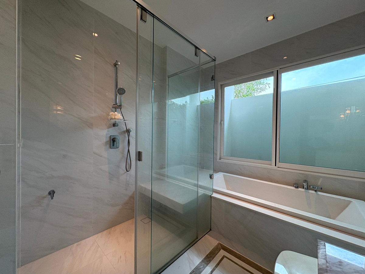 For SaleHouseBangna, Bearing, Lasalle : ✨ Rare Item! For rent-sale Nantawan Bangna Km.7 Corner plot, North-facing, highly private ✨