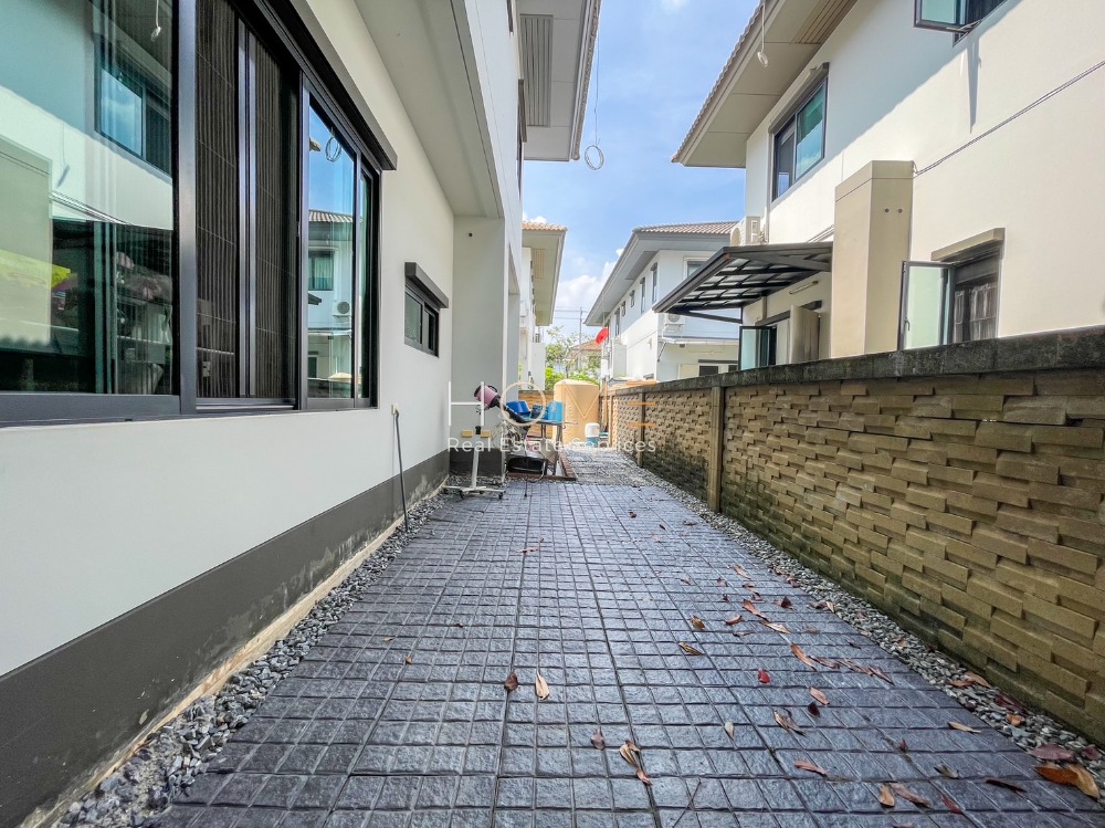 ขายบ้านบางนา แบริ่ง ลาซาล : ฟรี! ต่อเติมโรงจอดรถ ✨ บ้านเดี่ยว บุราสิริ วงแหวน - อ่อนนุช / 4 ห้องนอน (ขาย), Burasiri Wongwaen - Onnut / Detached House 4 Bedrooms (FOR SALE) POON076