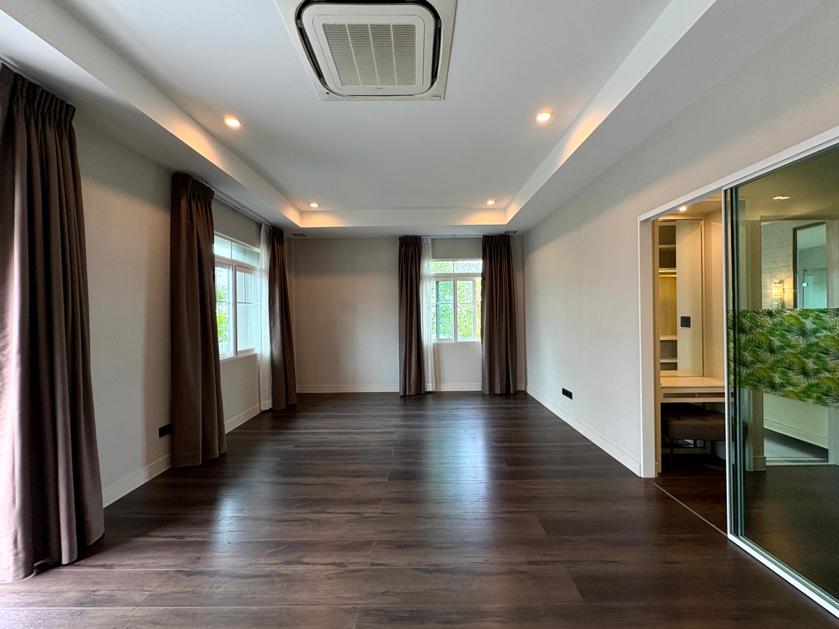 For SaleHouseBangna, Bearing, Lasalle : ✨ Rare Item! For rent-sale Nantawan Bangna Km.7 Corner plot, North-facing, highly private ✨