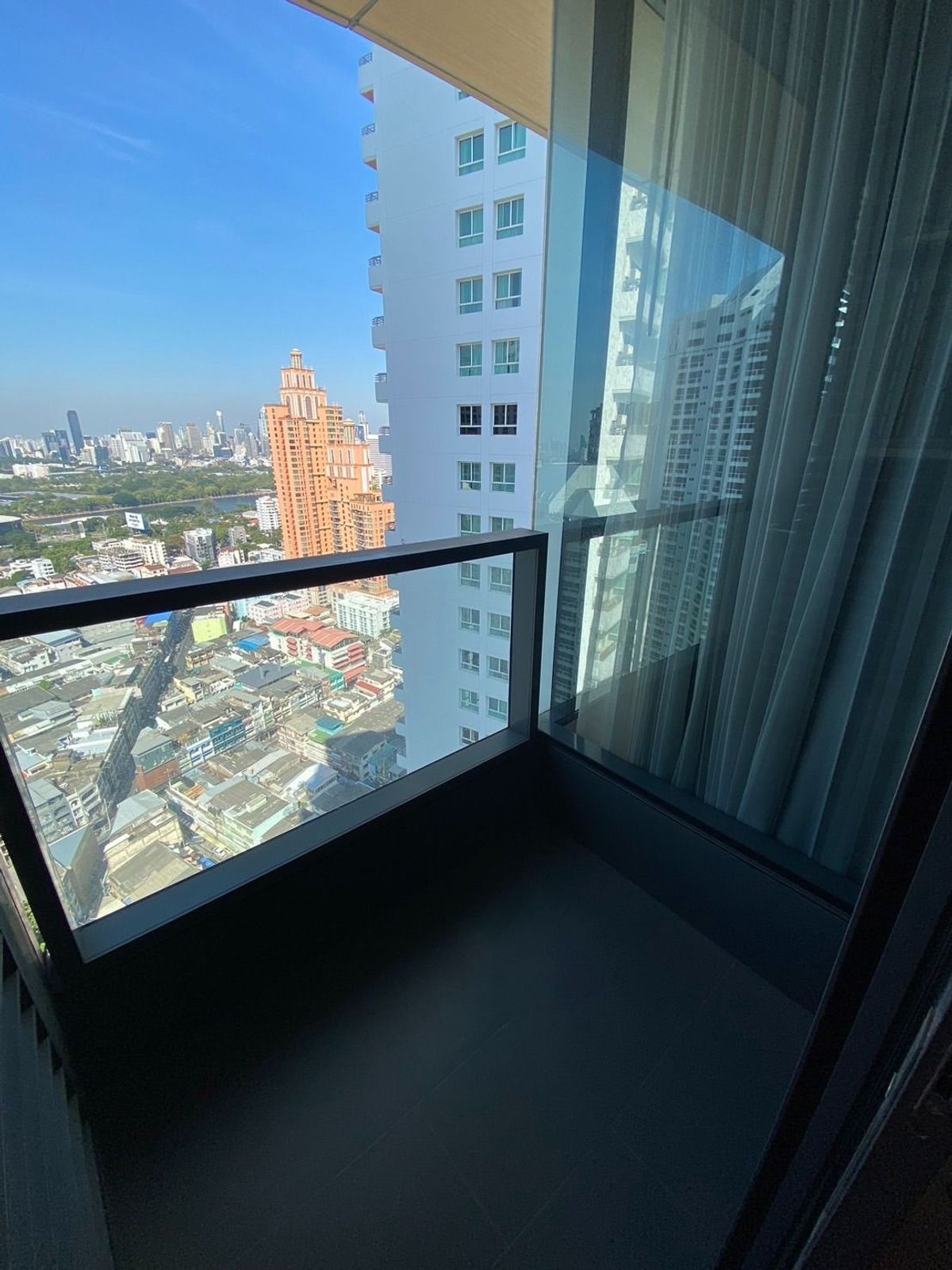For RentCondoSukhumvit, Asoke, Thonglor : The Lumpini 24. The actual room is beautifully decorated as shown in the picture ✨ Fully Furnished ✨📞 Line : @pukkhome (with @)