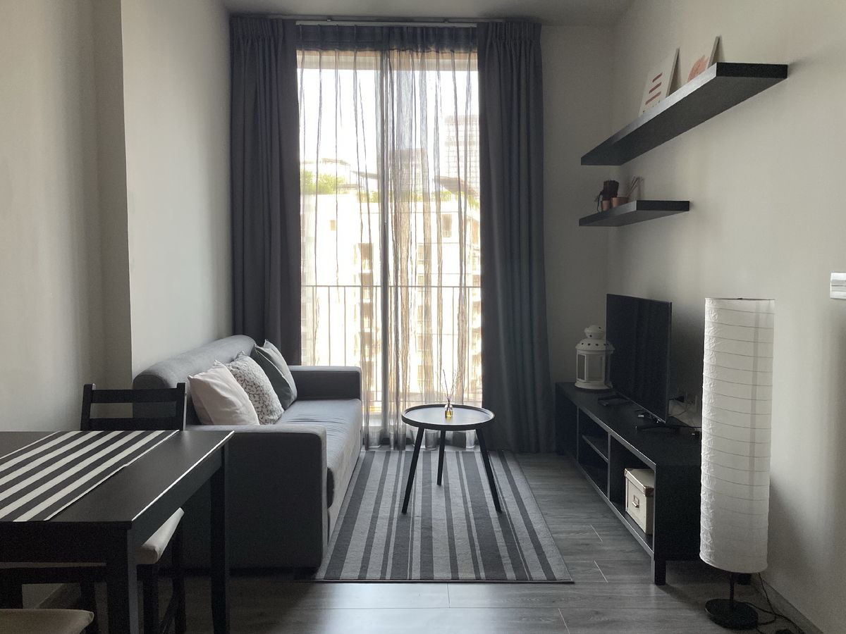 ให้เช่าคอนโดสุขุมวิท อโศก ทองหล่อ : 🔥ให้เช่าด่วน🔥คอนโด เอดจ์ บาย แสนสิริ สุขุมวิท 23 แบบ 1 ห้องนอน ขนาด 34 ตร.ม. ชั้น 2 ไม่บล็อควิว เฟอร์นิเจอร์ครบ ติดBTSอโศก 