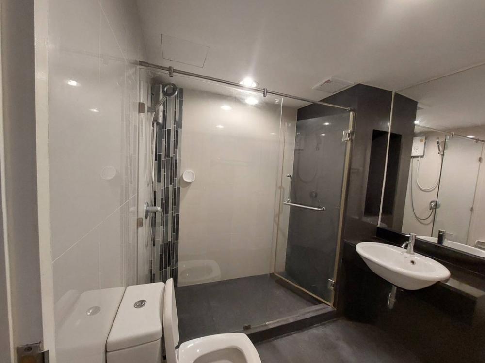 For RentTownhomeSamut Prakan,Samrong : House for rent, The Village 3, Bangna Trad Km.10.