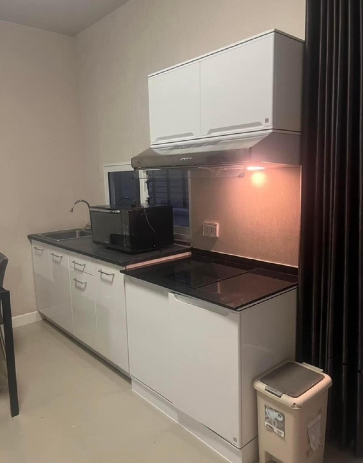 For RentTownhomeSamut Prakan,Samrong : House for rent, The Village 3, Bangna Trad Km.10.