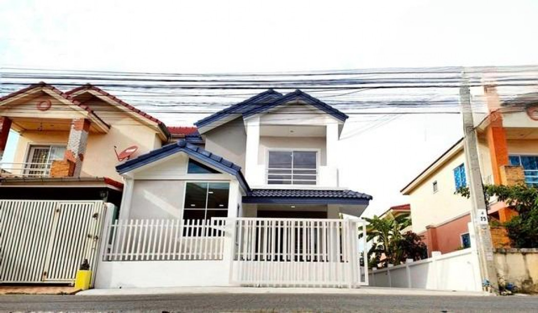 ขายบ้านนนทบุรี บางใหญ่ บางบัวทอง : ขาย บ้านแฝด บ้านมือสองตกแต่งใหม่ สิวารัตน์ 9 120 ตรม. 36 ตร.วา ถถนเมนโครงการ