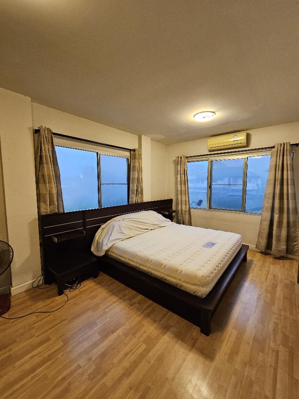 ให้เช่าทาวน์โฮมลาดพร้าว101 แฮปปี้แลนด์ : 🚩For Rent : Townplus Ladphrao 101 / 🐱 Allowed small pets / 2 Bed, 3 Bath / 27,000.-