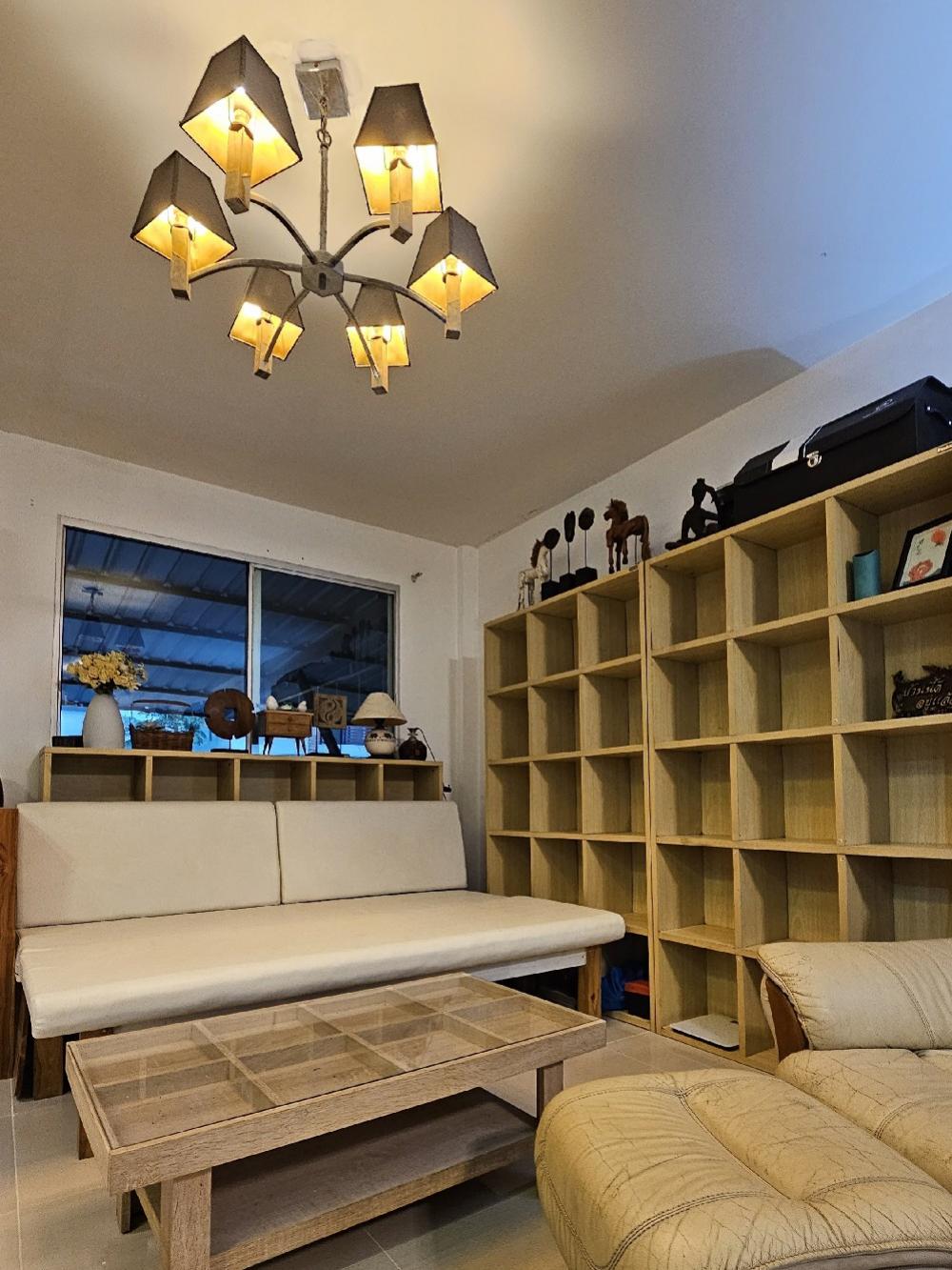 ให้เช่าทาวน์โฮมลาดพร้าว101 แฮปปี้แลนด์ : 🚩For Rent : Townplus Ladphrao 101 / 🐱 Allowed small pets / 2 Bed, 3 Bath / 27,000.-