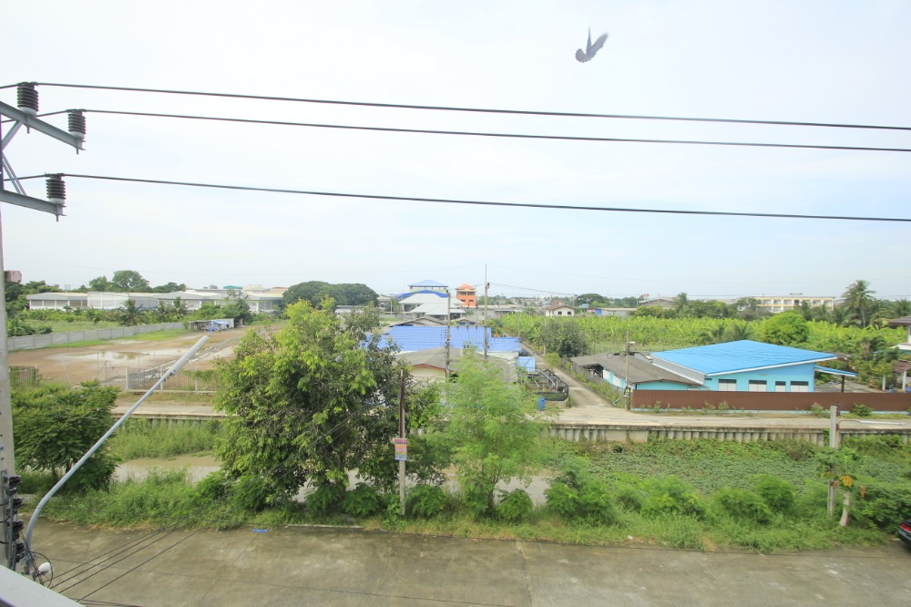 For SaleShop HouseMahachai Samut Sakhon : New Phutthasakhon Sai 4 commercial building, Phra Pin 12, trading, office, main road, 3 floors, corner room, beginning of the project, new room, never lived in (there are 3 adjacent rooms to choose from))