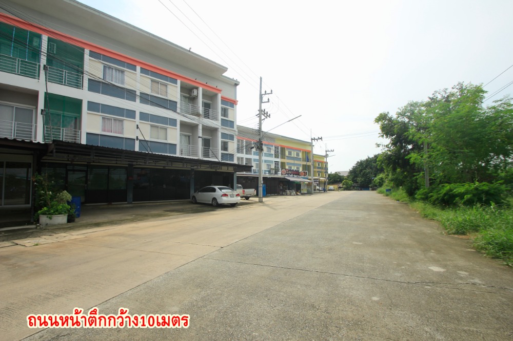 For SaleShop HouseMahachai Samut Sakhon : New Phutthasakhon Sai 4 commercial building, Phra Pin 12, trading, office, main road, 3 floors, corner room, beginning of the project, new room, never lived in (there are 3 adjacent rooms to choose from))