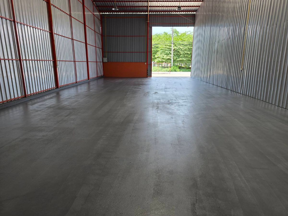 For RentWarehouseRama5, Ratchapruek, Bangkruai : Warehouse/warehouse for rent, 200 sq m., HomePro area, Rama 5 Circle, Ratchaphruek, Bang Kruai, Nonthaburi.