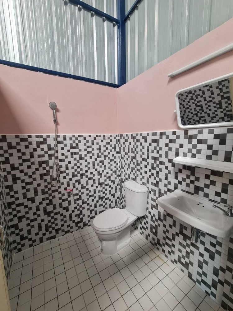 ให้เช่าโกดังพระราม 5 ราชพฤกษ์ บางกรวย : ให้เช่าโกดัง 200 ตรม. ย่านเซ็นทรัลเวสต์วิวล์-ราชพฤกษ์ วงเวียนพระราม 5 บางกรวย นนทบุรี