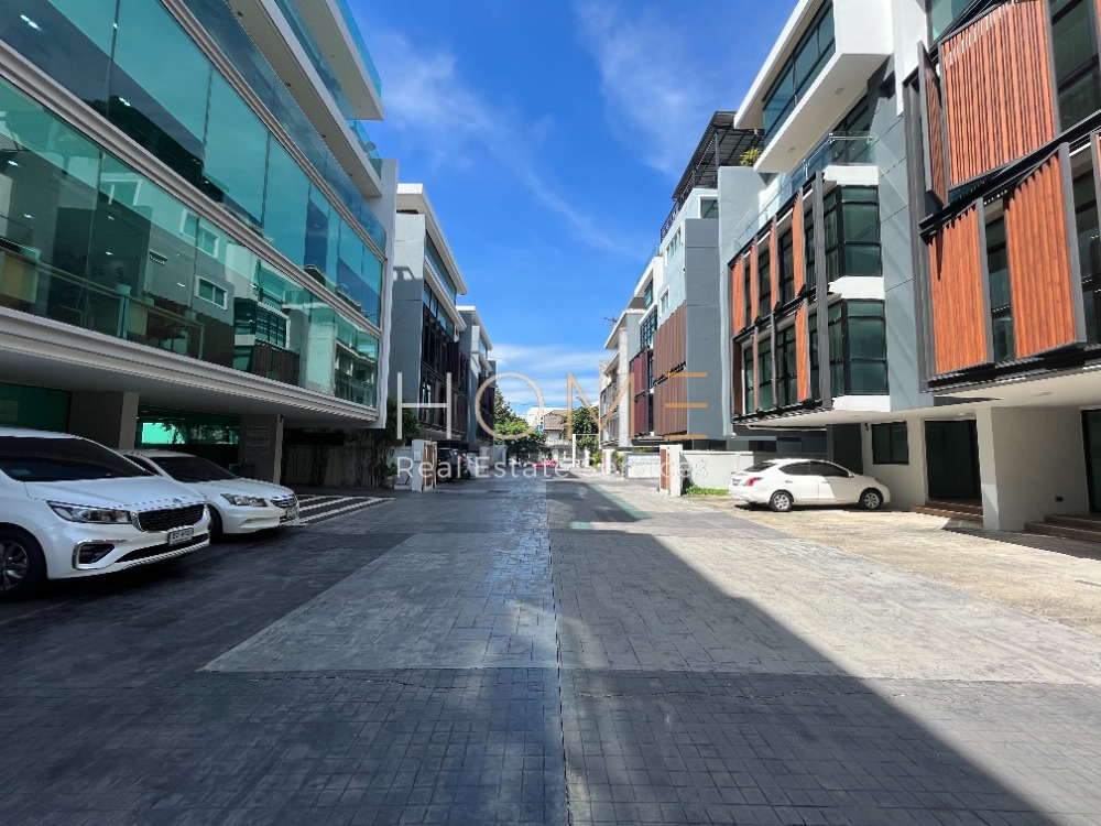 ขายอาคารพาณิชย์นวมินทร์ รามอินทรา : โฮมออฟฟิศ ฮอฟฟ์ เอกมัย - รามอินทรา / 5 ชั้น (ขาย), Hoff Ekamai - Ramindra / 5 Storey (FOR SALE) TPM170