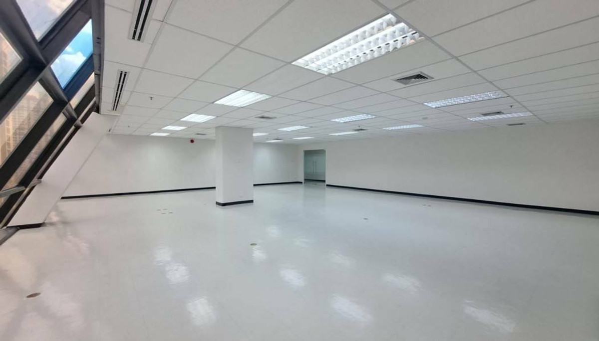 For RentOfficeRatchathewi,Phayathai : Office space for rent, Siripinyo Building, near BTS Phaya Thai and Airport Link Phaya Thai, area 145.82 sq m., for 80,201 baht / month (price 550 baht / sq m.)