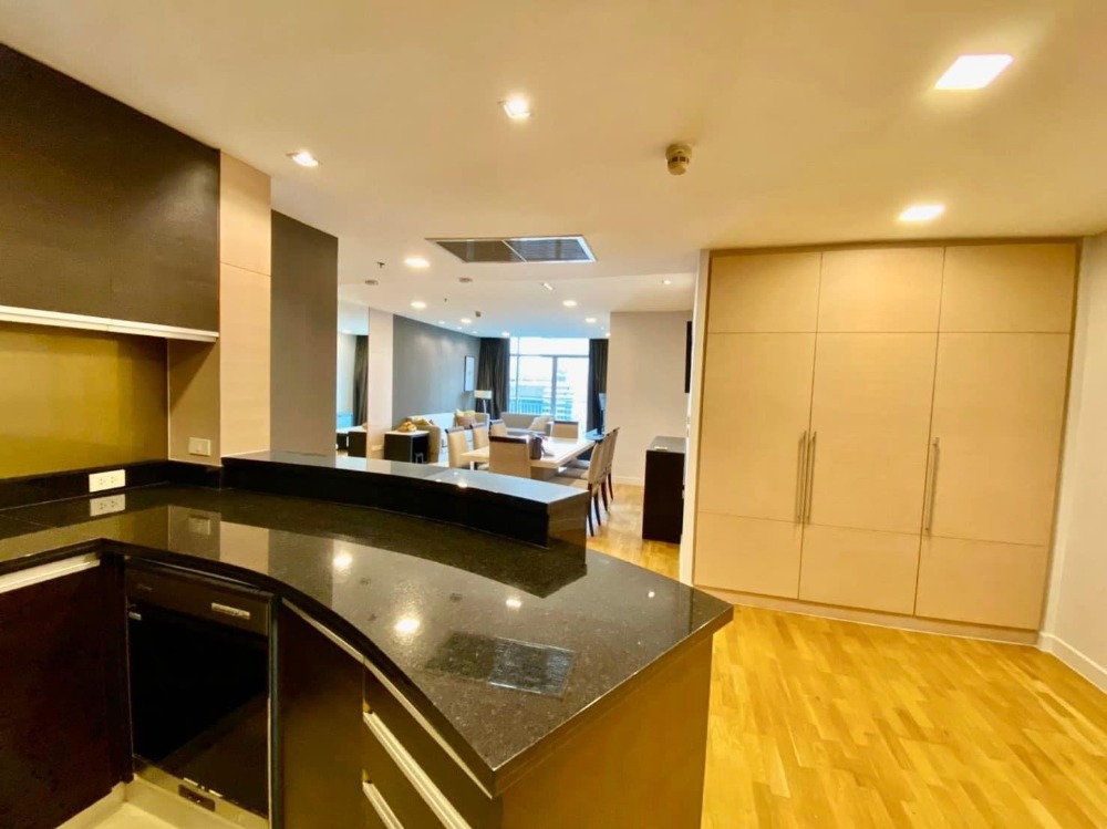 For RentCondoSathorn, Narathiwat : 📣✨ Urbana Sathorn for rent ✨📣 2 bedrooms, 2 bathrooms, beautifully decorated, complete electrical appliances.