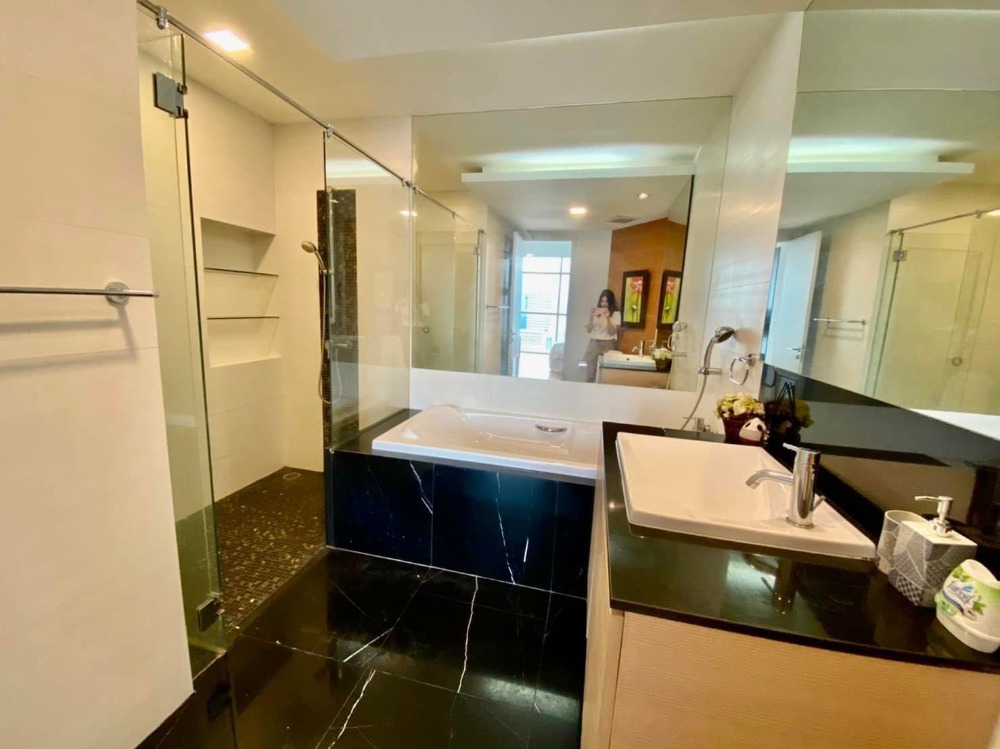 For RentCondoSathorn, Narathiwat : 📣✨ Urbana Sathorn for rent ✨📣 2 bedrooms, 2 bathrooms, beautifully decorated, complete electrical appliances.